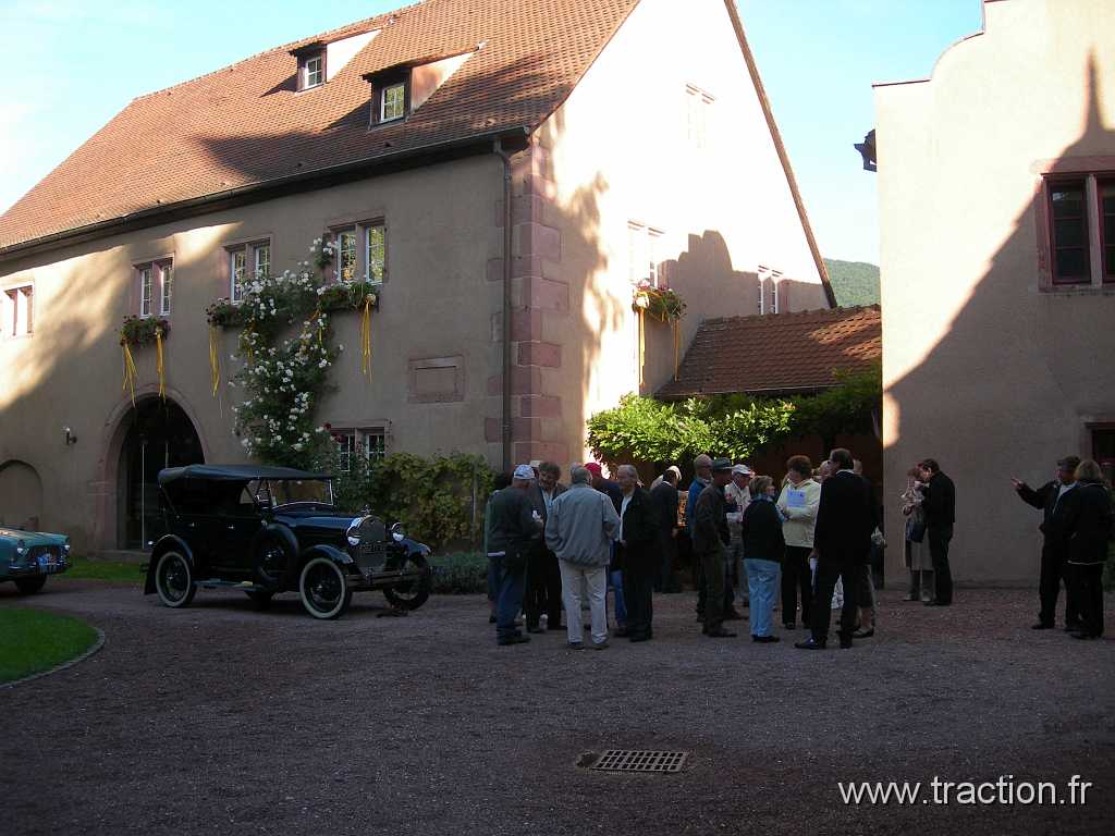 201009_Kientzheim (10).JPG - 18/09/2010 - 68240 KIENTZHEIMMuse du Vignoble et des vins d'AlsaceCVAAM - 27mes JOURNES EUROPENNES DU PATRIMOINELe petit djeuner des participants